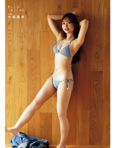 Maho Omori who wears a bathing suit as if it were her daily wear003