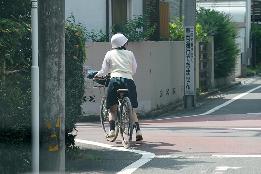 自転車JK、通学ヘルメット