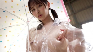 雨傘とレインコート・小野六花003